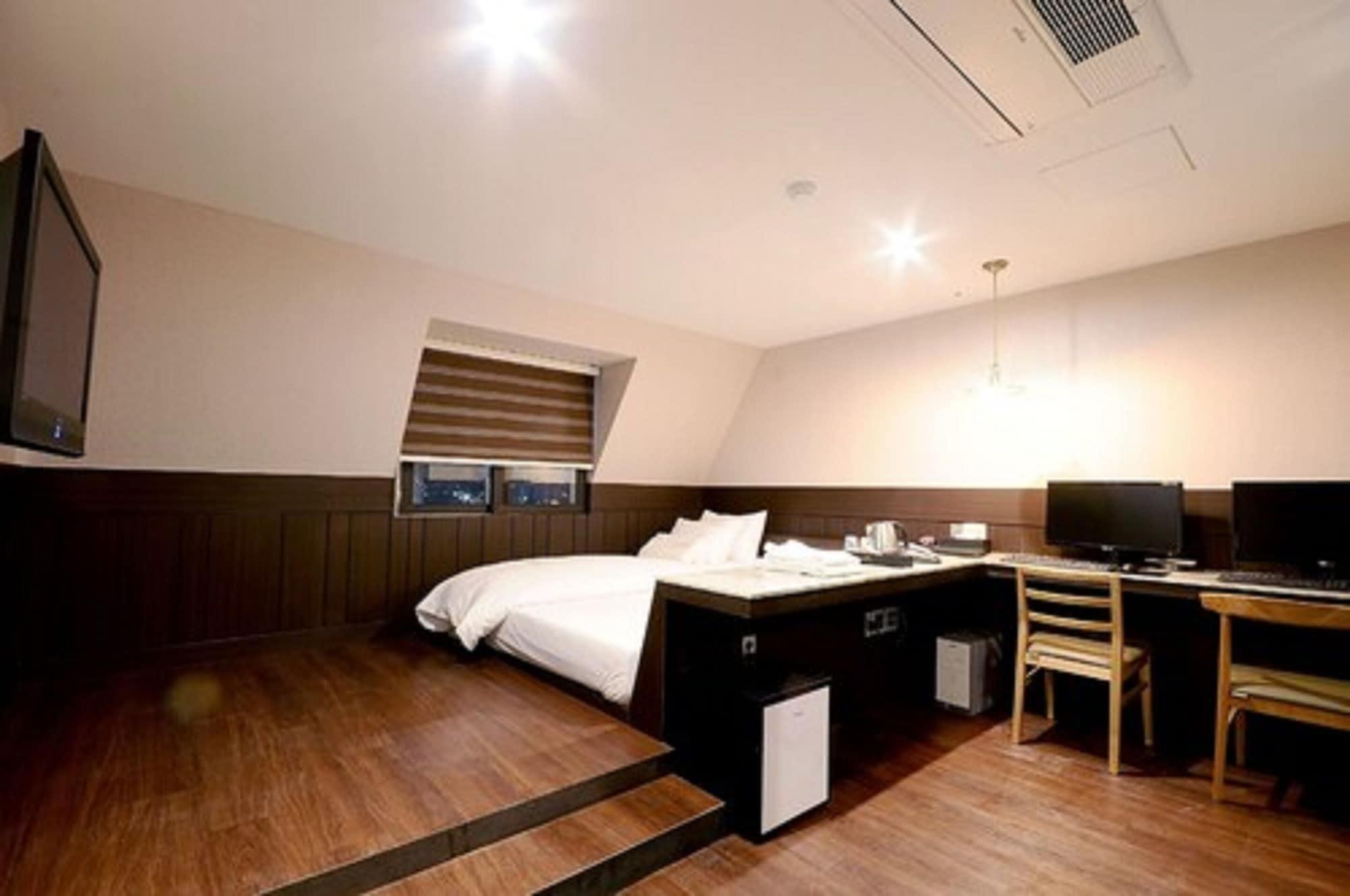 Queens Hotel Seomyeon Busan Exterior foto