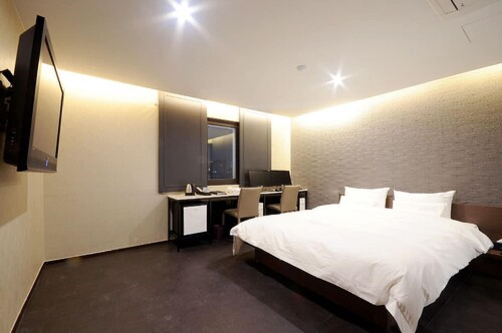 Queens Hotel Seomyeon Busan Exterior foto