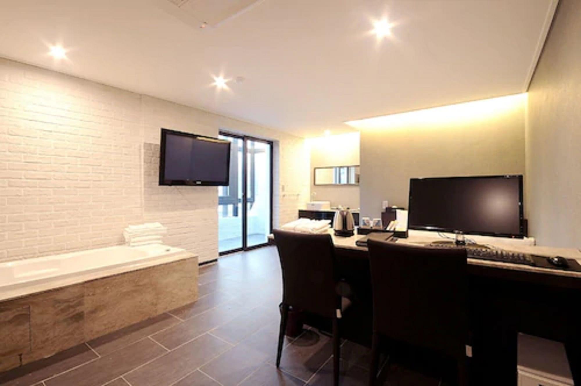Queens Hotel Seomyeon Busan Exterior foto